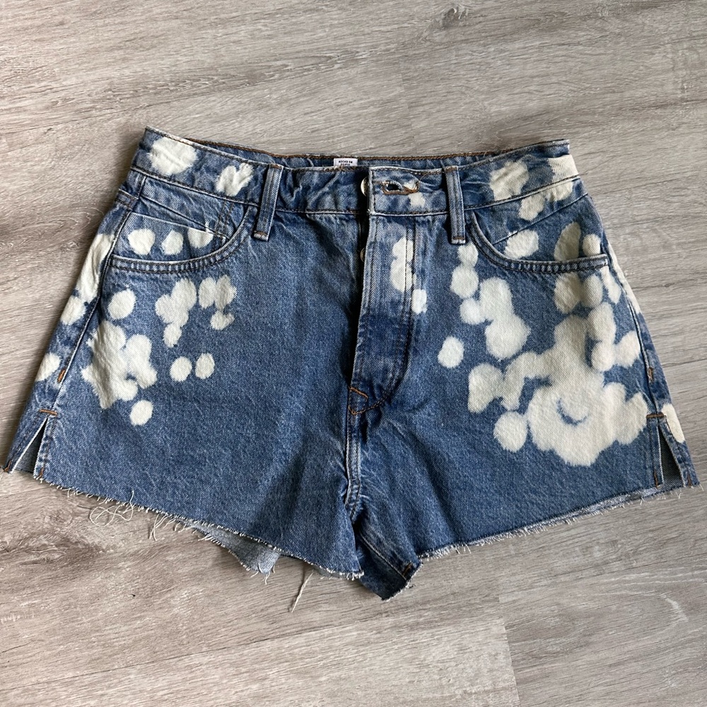Spotted jean shorts